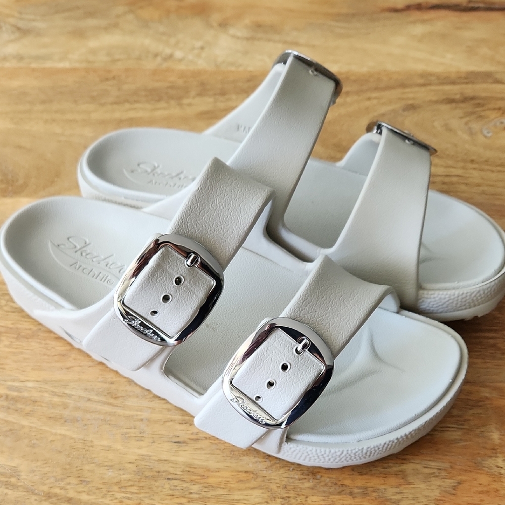 SKECHERS Foamie Arch Fit Sandals